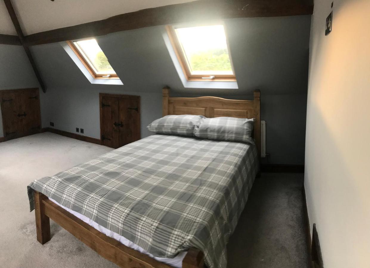 Charming 3 Bedroom House With A Warmth Character Glyn Neath Экстерьер фото