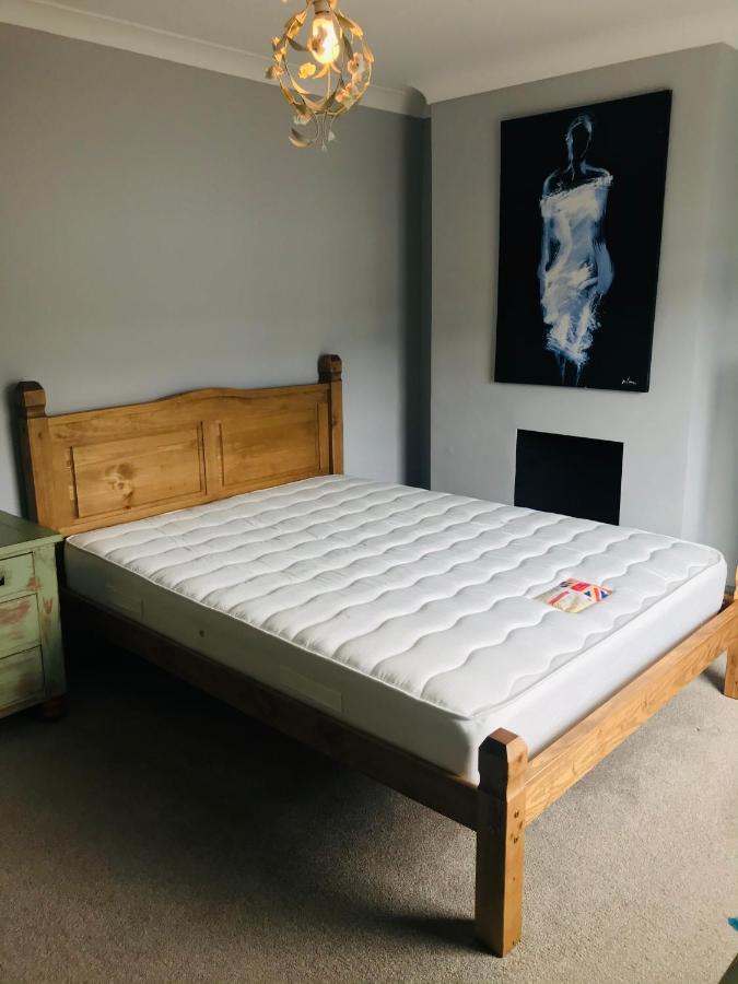 Charming 3 Bedroom House With A Warmth Character Glyn Neath Экстерьер фото